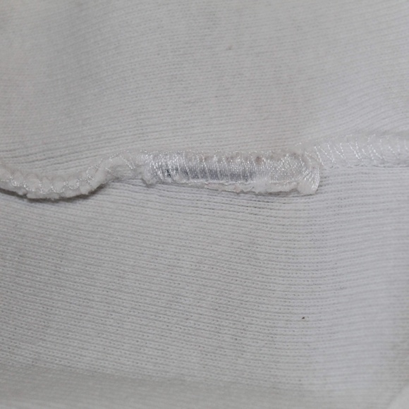 ⭐ Tommy Hilfiger white v-neck - Picture 2 of 5